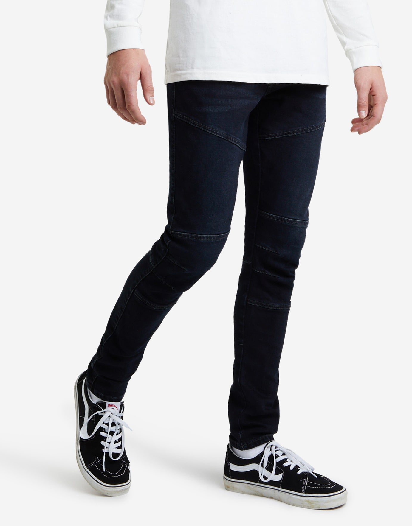 Knee Panel Tapered Fit Jeans in Blue 