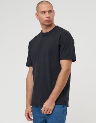 Heavyweight Regular Fit T Shirt in Black Detail2