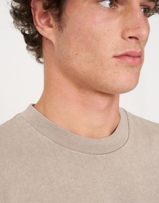 Heavyweight Regular Fit T Shirt in Dark Ecru Detail