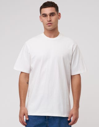 Heavyweight Regular Fit T Shirt in White Detail2
