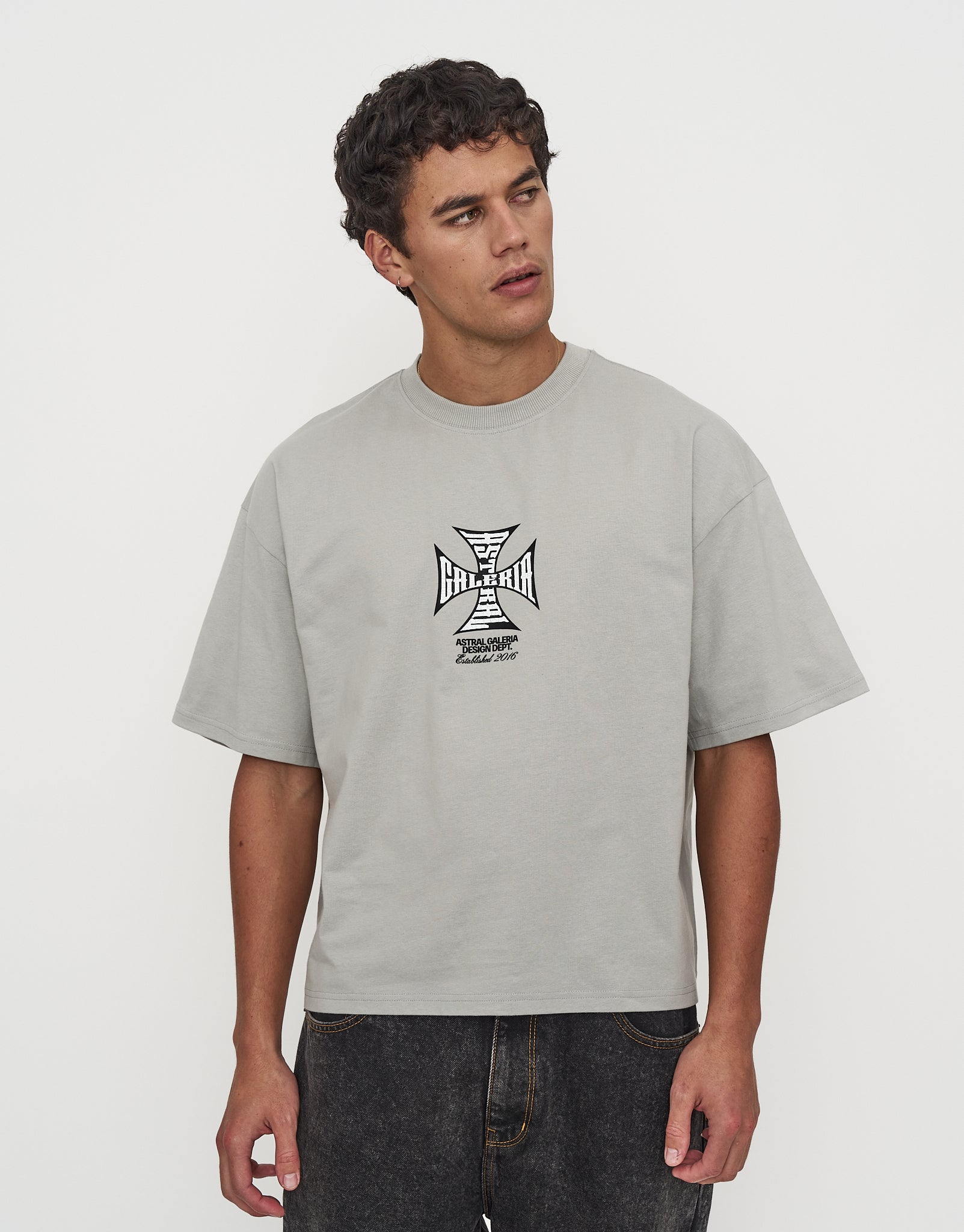 【ラスト】ASTRAL MAGAZINE TeeTee＆Por C版セット Astral Galeria Box Fit T Shirt in Moon | Hallensteins NZ