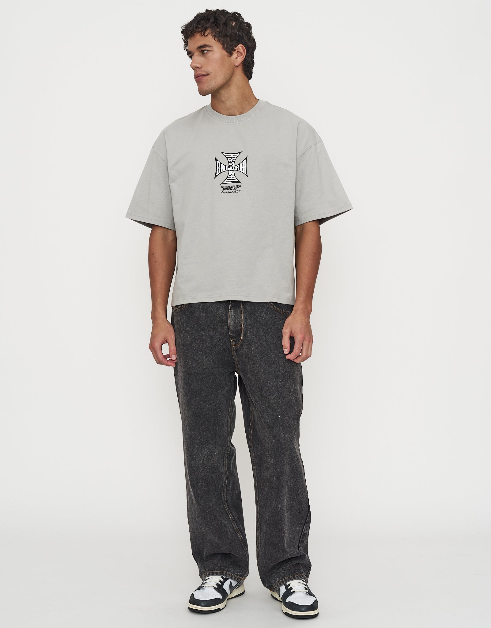 【ラスト】ASTRAL MAGAZINE TeeTee＆Por C版セット Astral Galeria Box Fit T Shirt in Moon | Hallensteins NZ