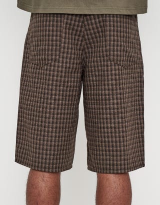 Baggy Fit Check Short in Brown Back