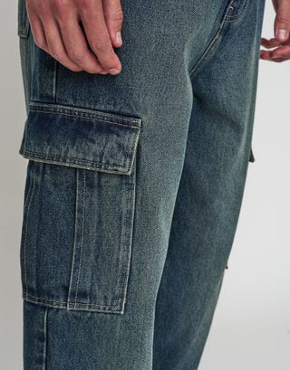 Baggy Fit Denim Cargo Jeans in Vigor Blue Detail2