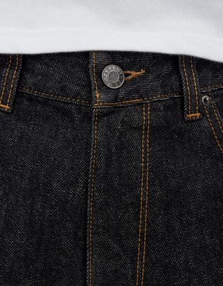 Baggy Fit Jeans in Dark Raw Detail2