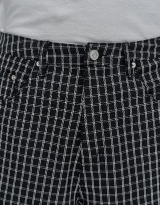Plaid Baggy Fit Jorts in Black Detail2
