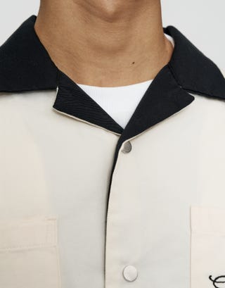 Bordeaux Resort Short Sleeve Shirt in Cloud Detail