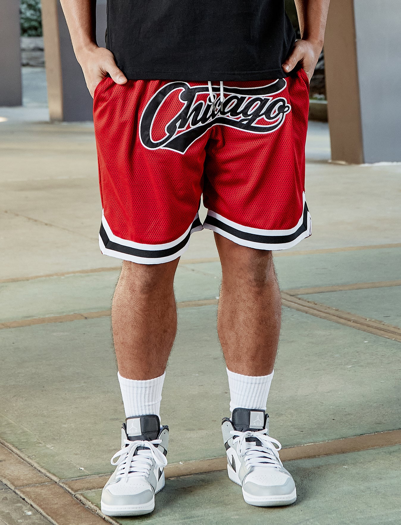 https://www.hallensteins.com/content/products/ab-chicago-basketball-short-red-front-10003432.jpg