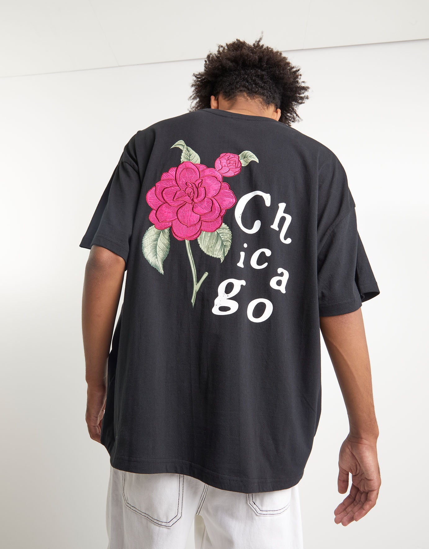 Chicago Roses Box Fit T Shirt in Black 