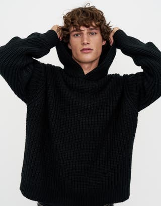 Heavyweight Rib Knitted Hoodie in Black Detail2