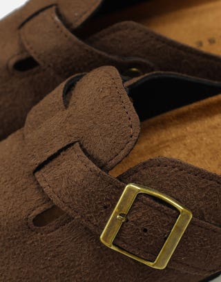 Closed Toe Sandals in Brown Detail2