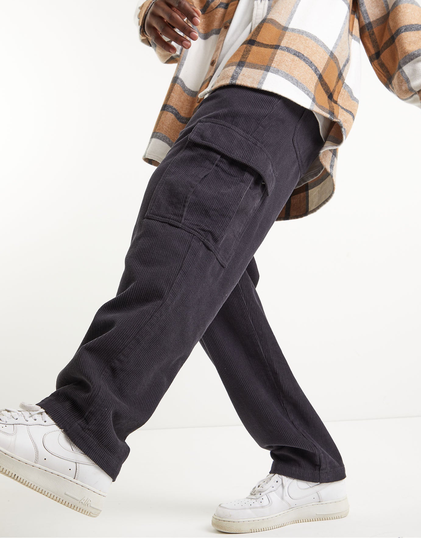 Baggy Fit Cargo Cord Pants in Black 