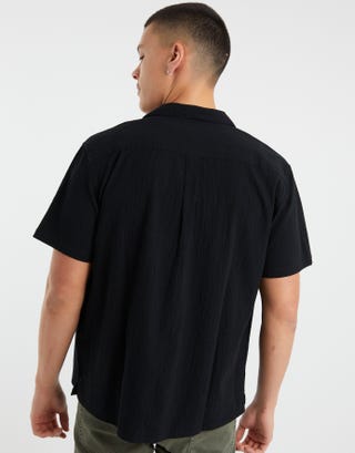 Crinkled Texture Short Sleeve Shirt in Black Back