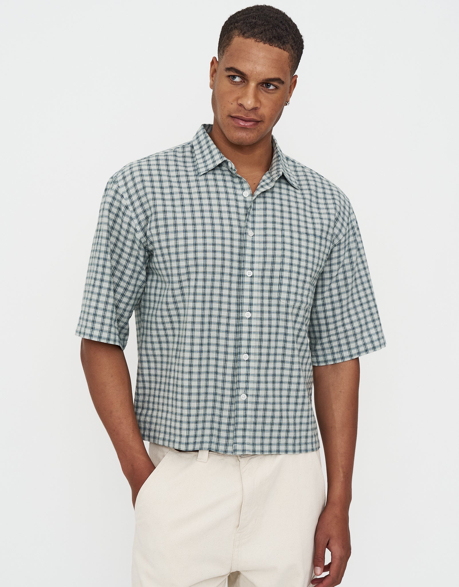 Cropped Check Short Sleeve Shirt in Light Green | Hallensteins AU