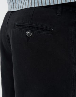 Short Chino Shorts in Black Detail3