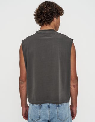 Cropped Muscle Singlet in Washed Black Back