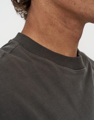 Cropped Muscle Singlet in Washed Black Detail2