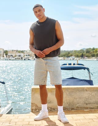 Cropped Muscle Singlet in Washed Black Full