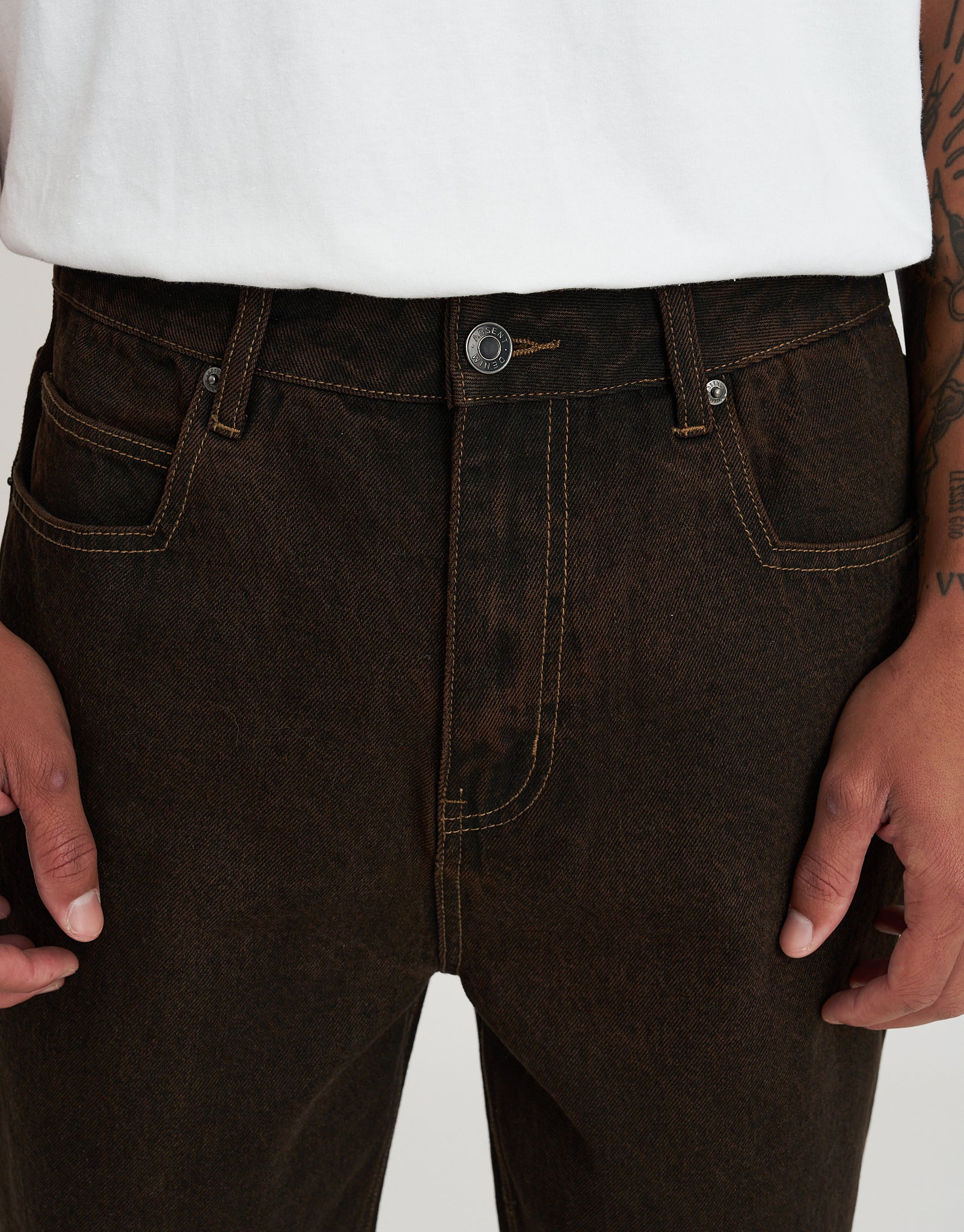 Distortion Debossed Baggy Jean in Brown Fade | Hallensteins AU