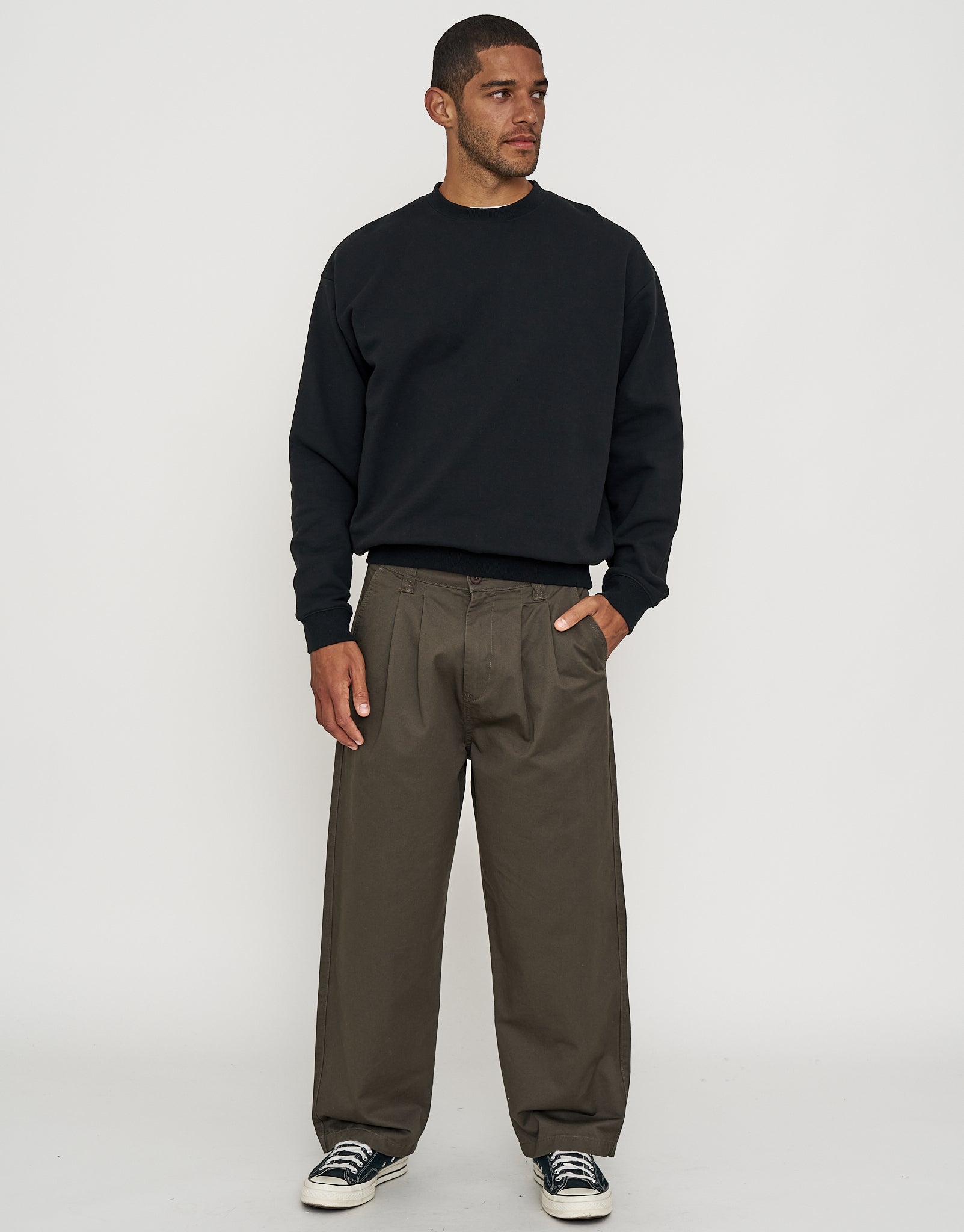 Essential Oversized Crew Neck Sweat in Black | Hallensteins AU