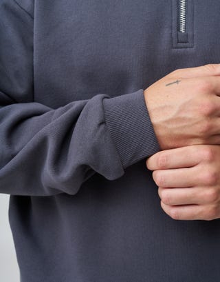 Essential Oversized Quarter Zip Sweat in Asphalt Detail3