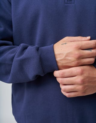 Essential Oversized Quarter Zip Sweat in Eclipse Detail3