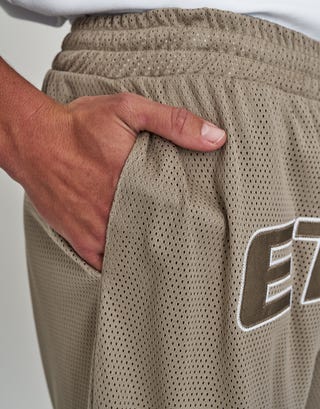 Etaux Basketball Shorts in Dark Ecru Detail3