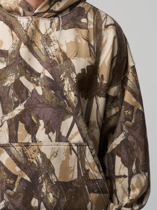 Foliage Camo Oversized Hoodie in Camo Detail3