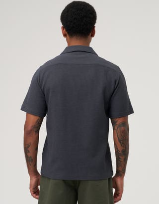Fulton Short Sleeve Shirt in Asphalt Back