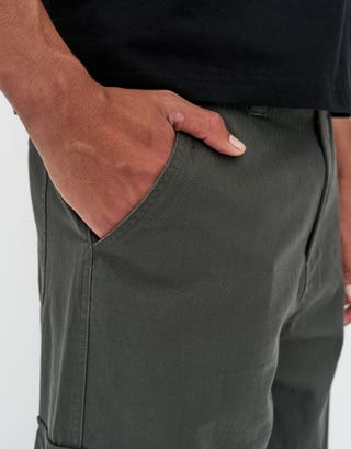 Herringbone Baggy Fit Cargo Pants in Charcoal Detail3