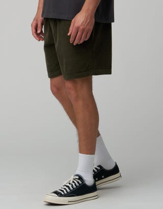 Jumbo Cord Shorts in Forest Green Detail2