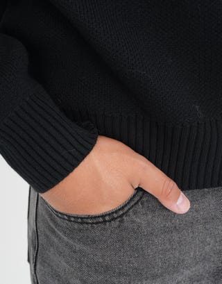 LA Crew Neck Knit Jumper in Black Detail2