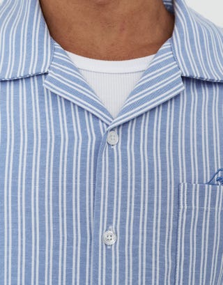 Lake Como Cropped Short Sleeve Shirt in Lt Blue Detail3