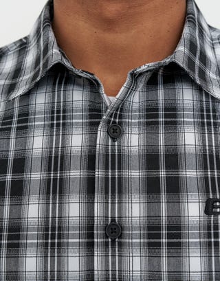 Etaux Check Short Sleeve Shirt in Black Detail2