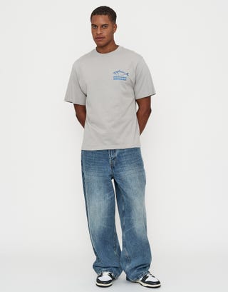 Omicho Market Relaxed Fit T Shirt in Moon Full