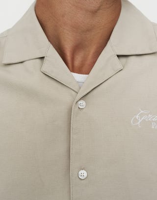 Paradise Club Cropped Short Sleeve Shirt in Desert Stone Detail2