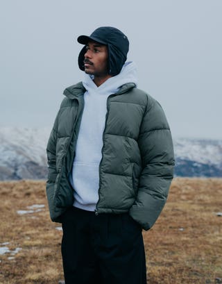 Peak Trapper Hat in Black Full