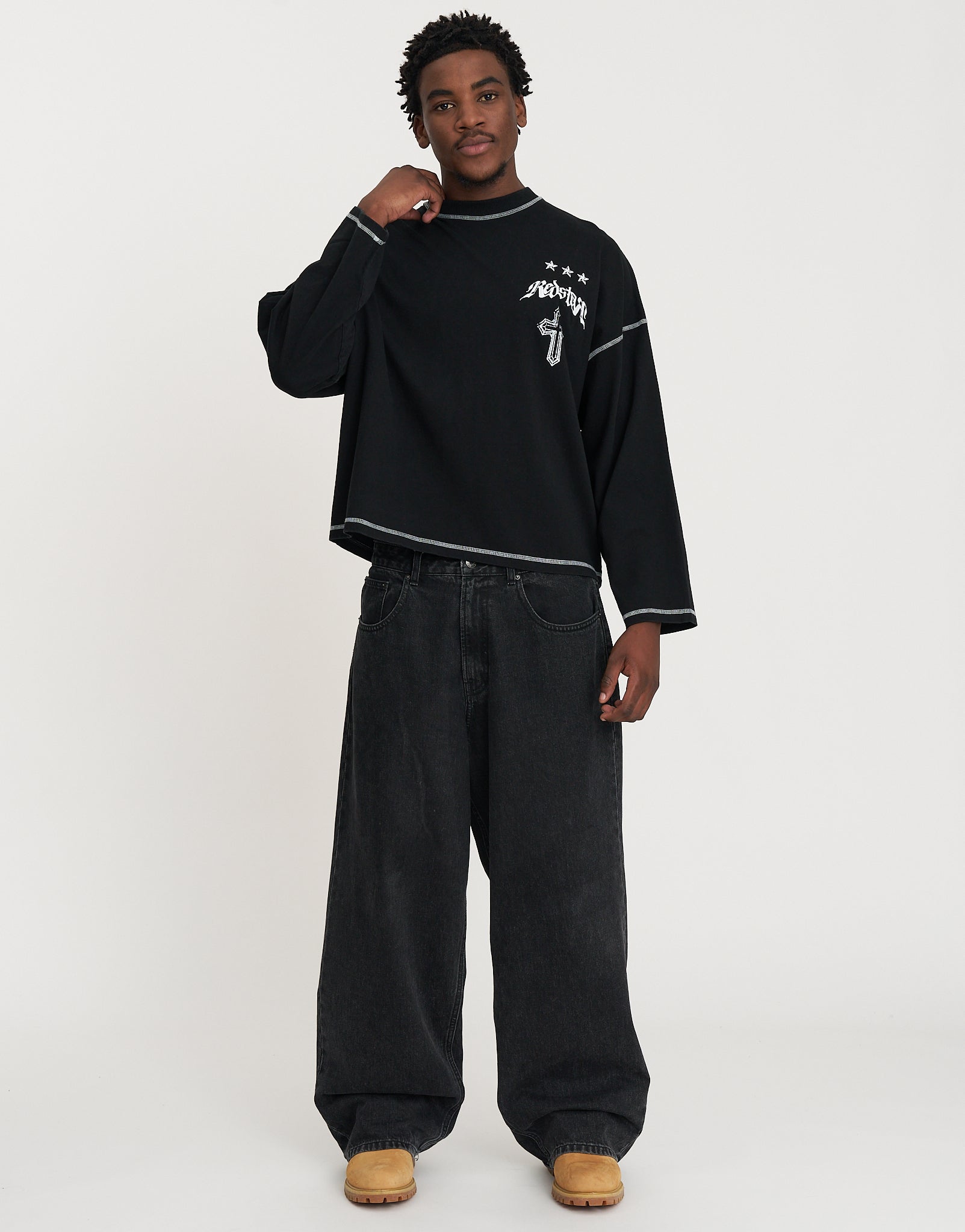 Redstar Cropped Long Sleeve T Shirt in Black | Hallensteins NZ