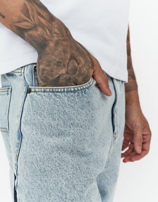 Relaxed Denim Carpenter Shorts in Beach Blue Detail3