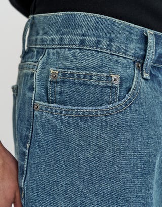Relaxed Fit Denim Shorts in Vintage Mid Blue Detail2