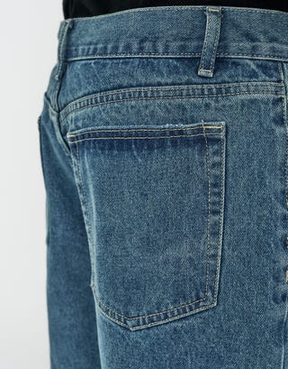 Relaxed Fit Denim Shorts in Vintage Mid Blue Detail3