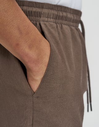 Crinkle Texture Elastic Waist Shorts in Brown Detail2