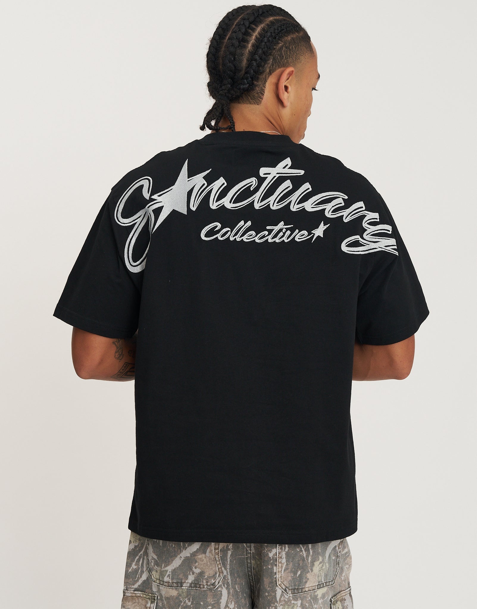 IO着用VALLAD CASH DISPENSER TEE BLACK Sanctuary Relaxed Fit T Shirt in Washed Black | Hallensteins NZ