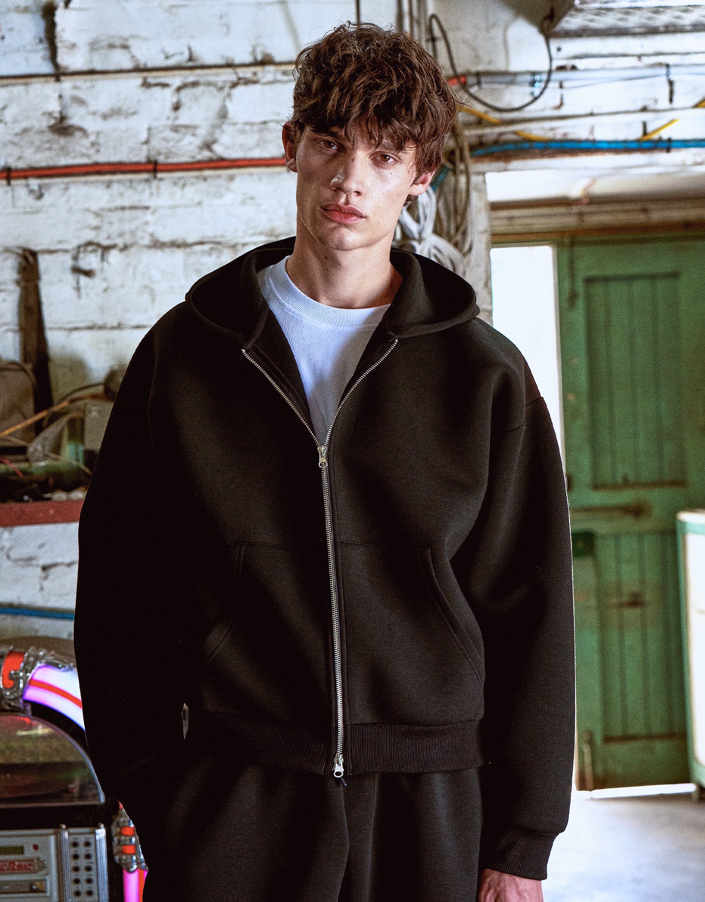 Scuba Oversized Cropped Zip Up Hoodie in Black | Hallensteins AU