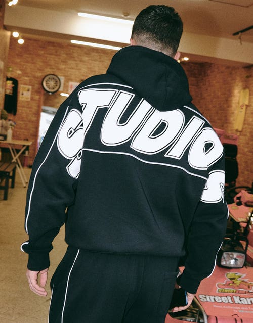 Studios Oversized Cropped Hoodie