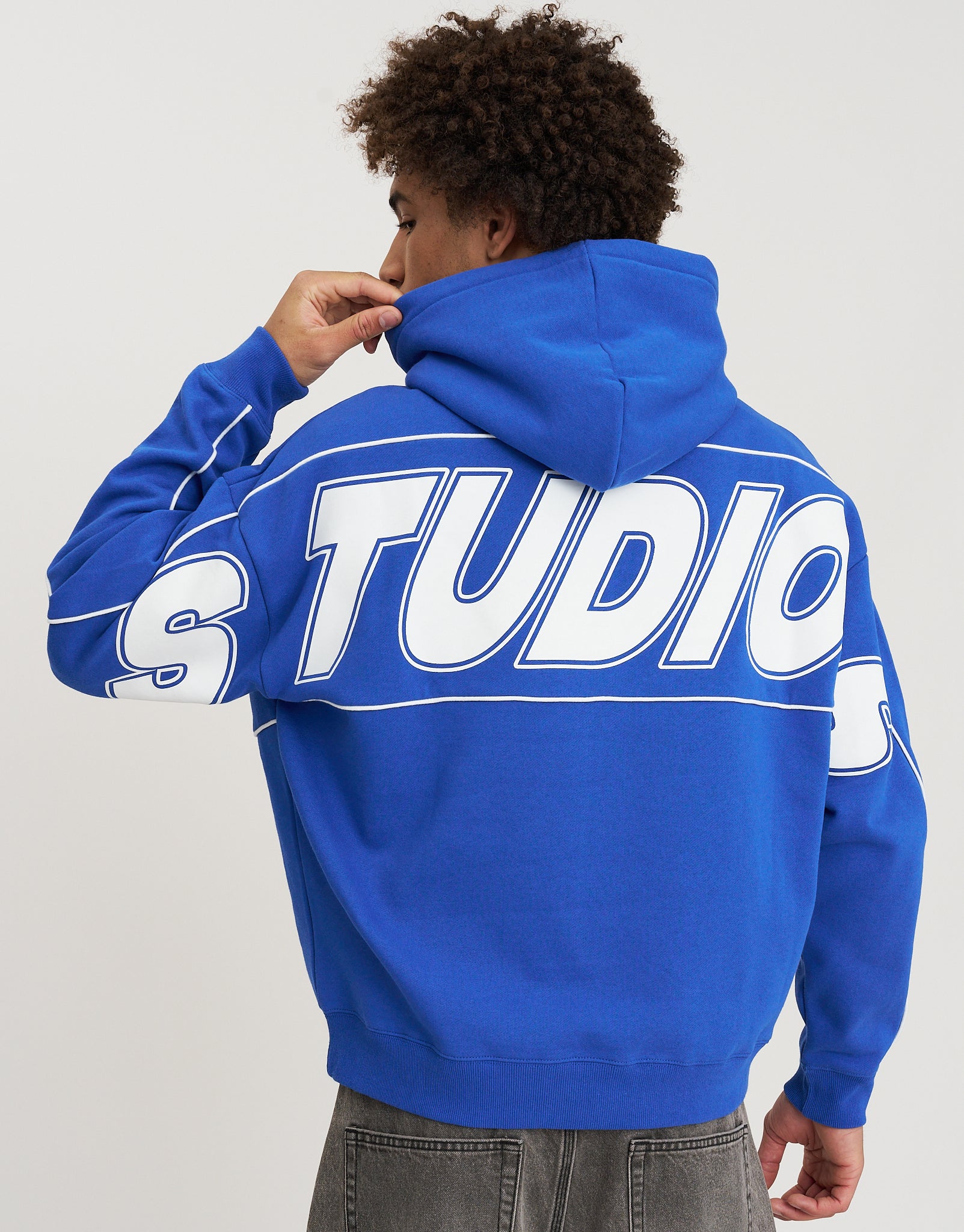 Studios Oversized Cropped Hoodie in Royal Blue | Hallensteins AU