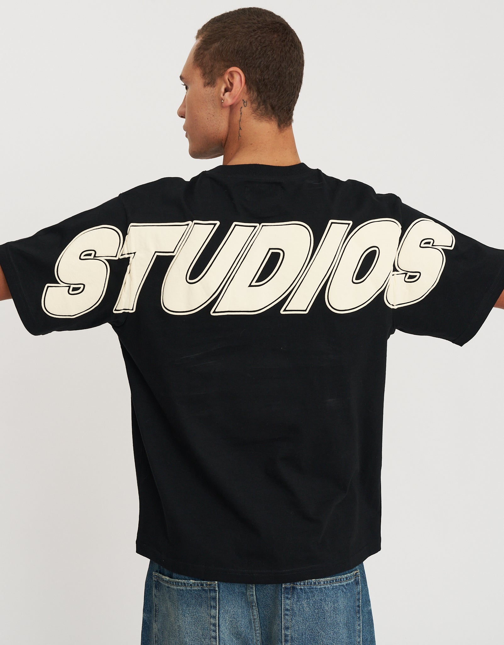 Studios Relaxed Fit T Shirt in Black 002 | Hallensteins NZ