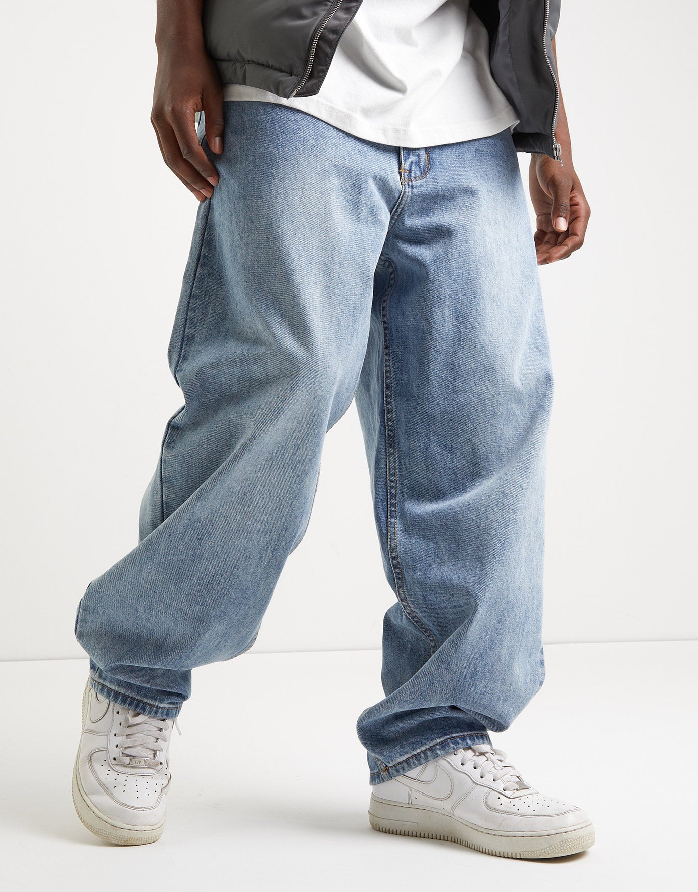 Super Baggy Fit Jeans in Light Blue | Hallensteins AU