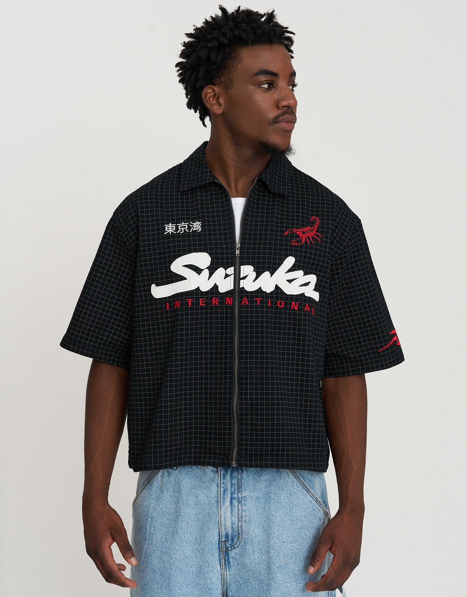The Crema Club ZIP UP SHORT SLEEVE スケーター Suzuka International Cropped Zip Up Short Sleeve Shirt in Black