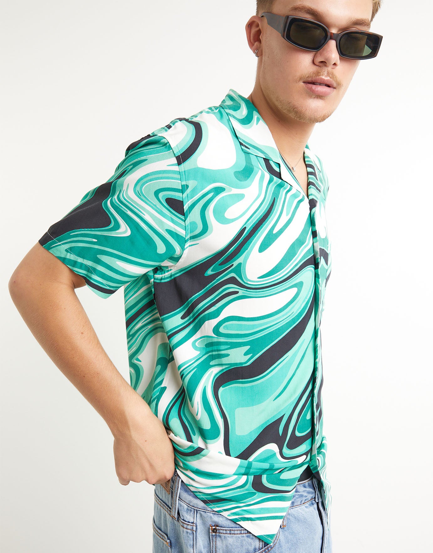 Swirl Graphic Print Shirt in Green 